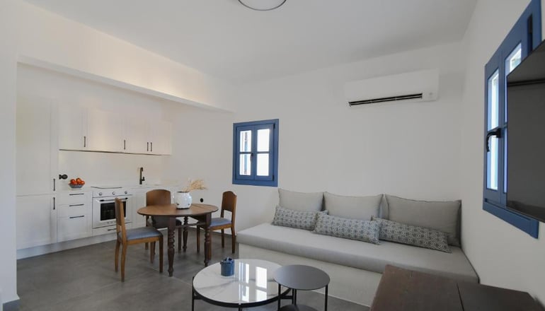 Kalathos Square Luxury Suites