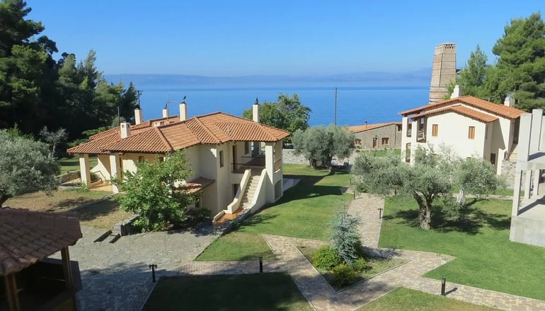 4* Selina Kaminos Evia