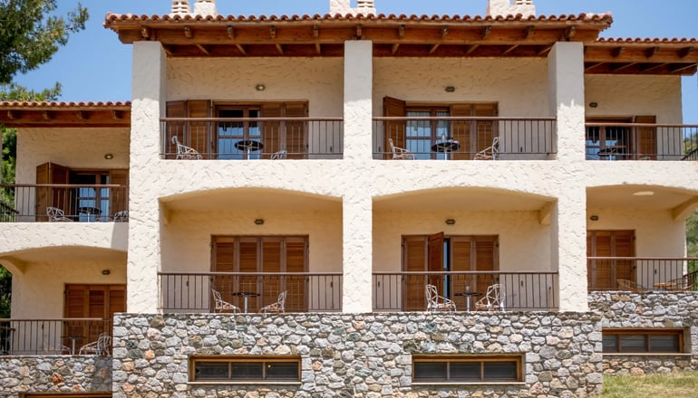 4* Selina Kaminos Evia