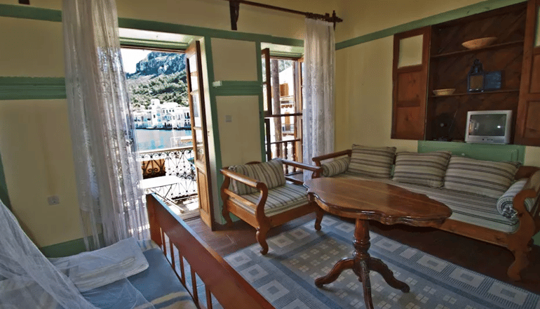 Karnayo Traditional Houses