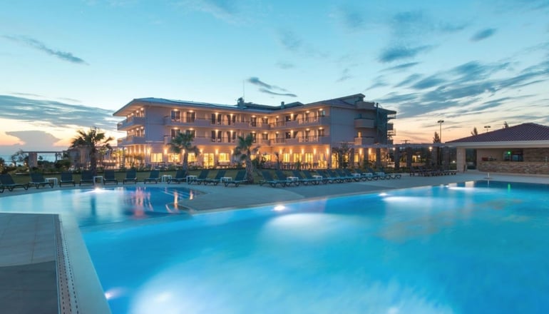 4* King Maron Wellness Beach Hotel