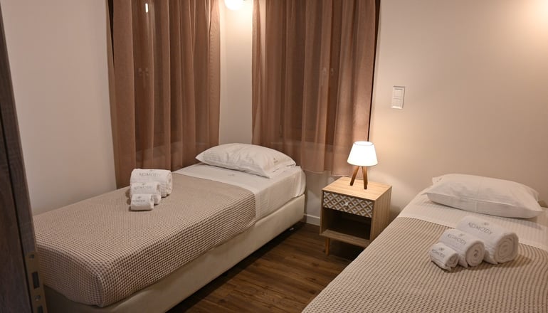Komody Apartments - Δελφοί