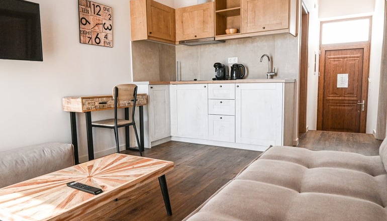 Komody Apartments - Δελφοί