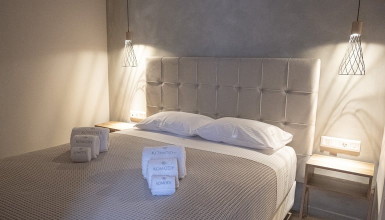 Komody Apartments - Δελφοί