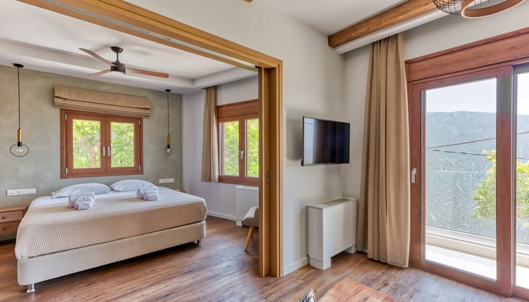 Komody Apartments - Δελφοί