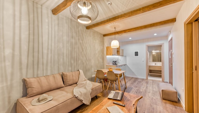 Komody Apartments - Δελφοί