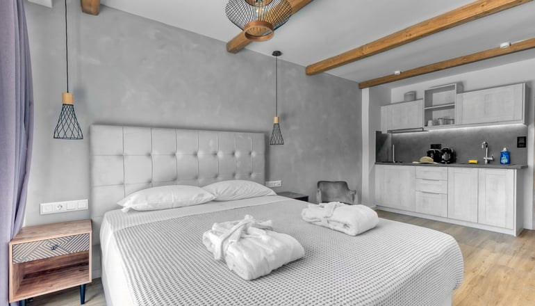 Komody Apartments - Δελφοί