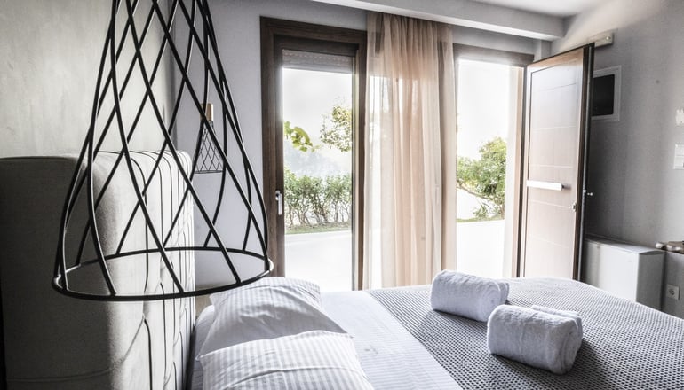 Komody Apartments - Δελφοί