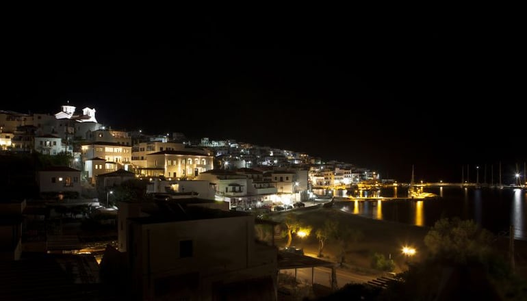 Krinos Suites Hotel - Μπατσί, Άνδρος