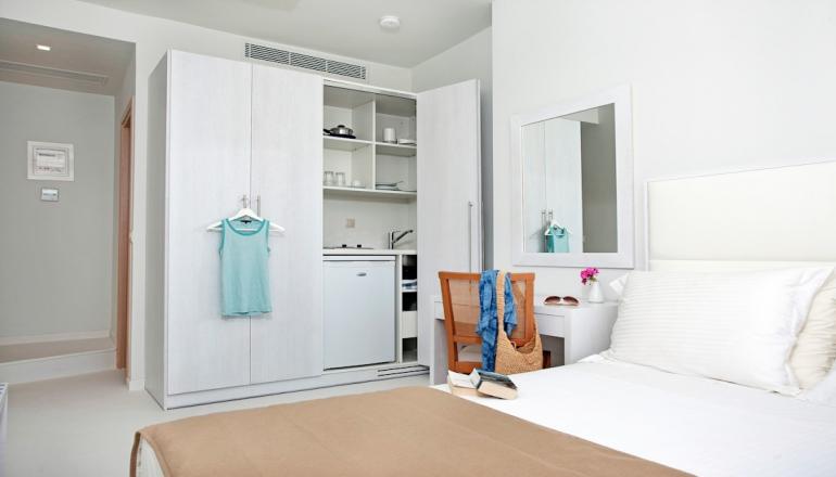 Aphrodite Hotel & Suites