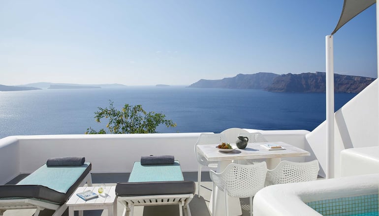 La Perla Villas & Suites