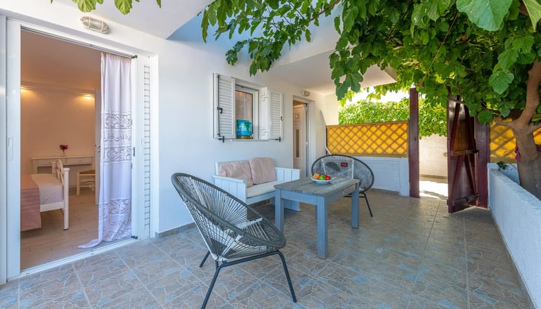 Laza Beach Inn - Σκάλα, Αγκίστρι