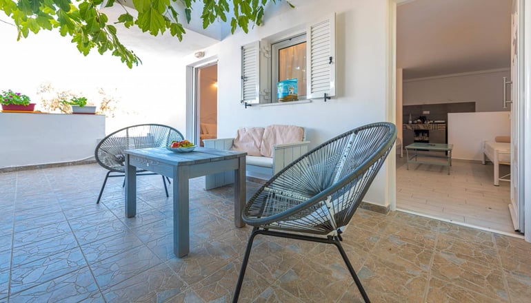 Laza Beach Inn - Σκάλα, Αγκίστρι