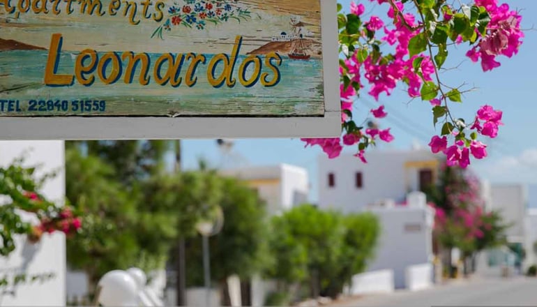 Leonardos Apartments - Νάουσα, Πάρος