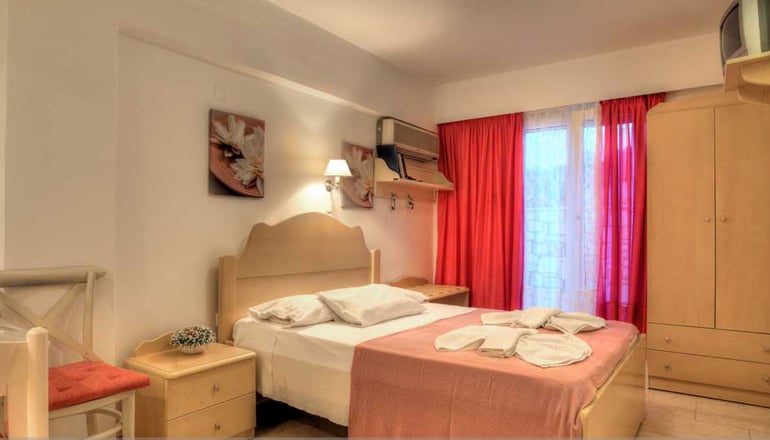 Leonardos Apartments - Νάουσα, Πάρος