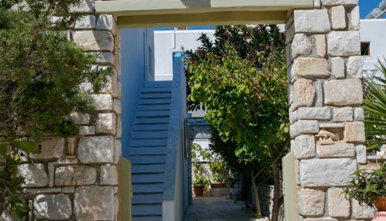 Leonardos Apartments - Νάουσα, Πάρος