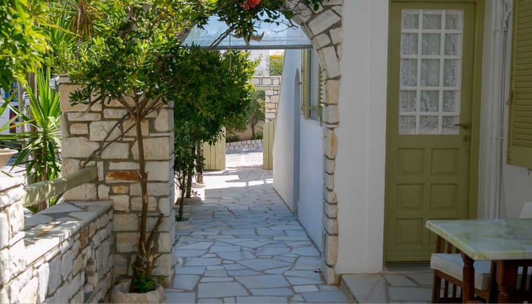 Leonardos Apartments - Νάουσα, Πάρος