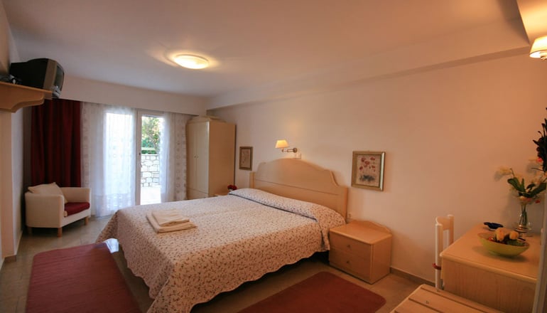 Leonardos Apartments - Νάουσα, Πάρος