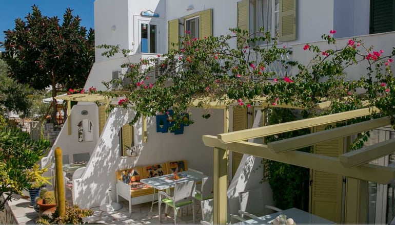 Leonardos Apartments - Νάουσα, Πάρος