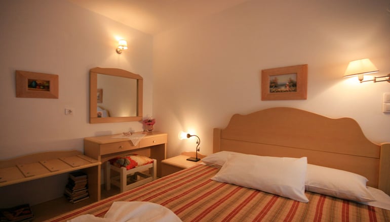 Leonardos Apartments - Νάουσα, Πάρος