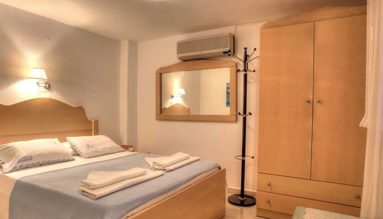 Leonardos Apartments - Νάουσα, Πάρος