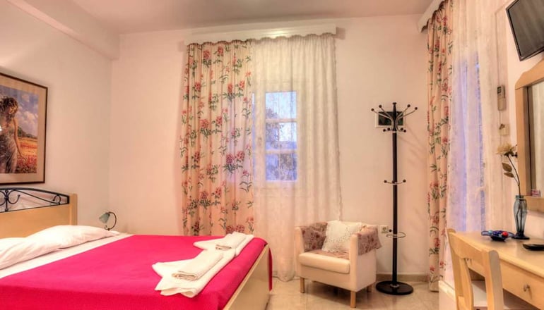 Leonardos Apartments - Νάουσα, Πάρος