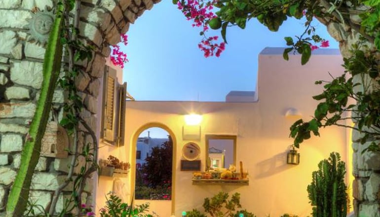 Leonardos Apartments - Νάουσα, Πάρος