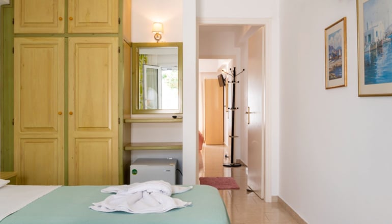 Leonardos Apartments - Νάουσα, Πάρος