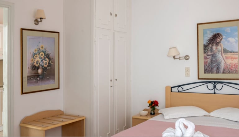 Leonardos Apartments - Νάουσα, Πάρος