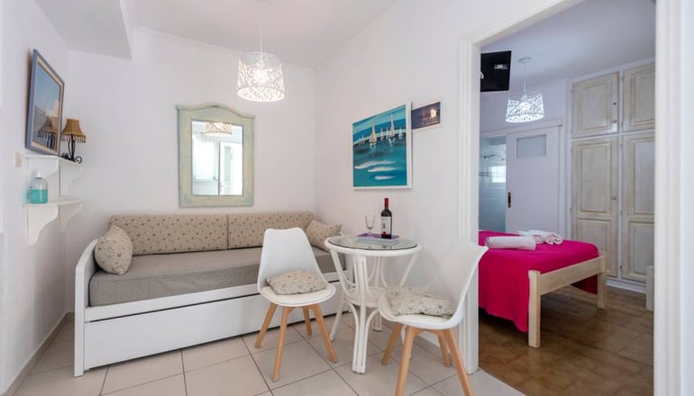 Leonardos Apartments - Νάουσα, Πάρος