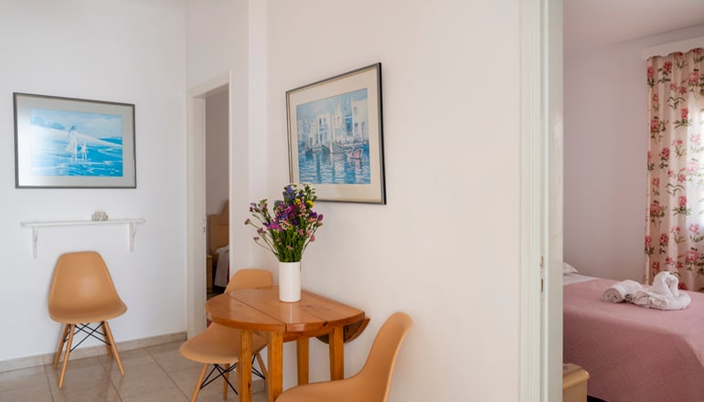Leonardos Apartments - Νάουσα, Πάρος