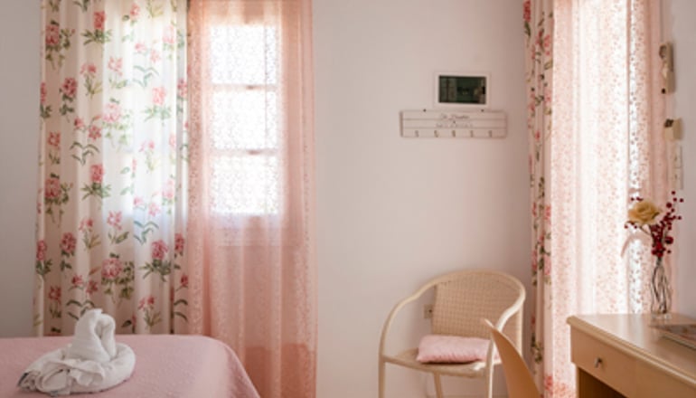 Leonardos Apartments - Νάουσα, Πάρος