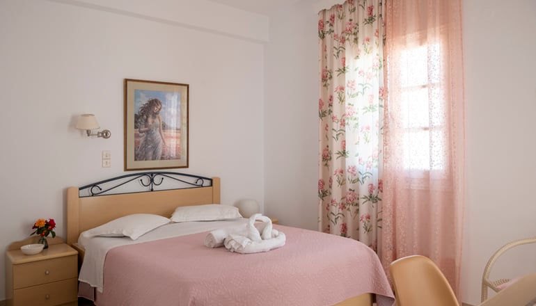 Leonardos Apartments - Νάουσα, Πάρος