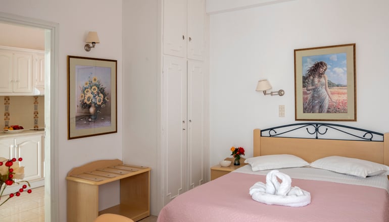 Leonardos Apartments - Νάουσα, Πάρος
