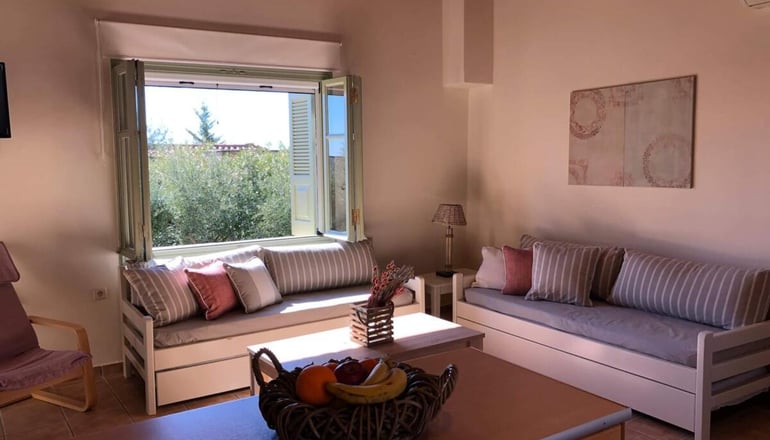 Lithos Stoupa Villas