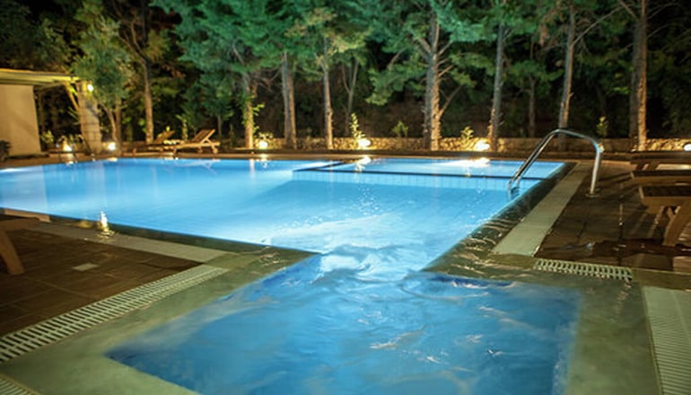 Lithos Stoupa Villas