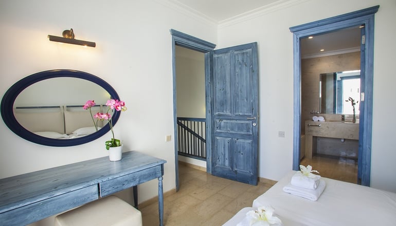 Louis Nausicaa Luxury Villas