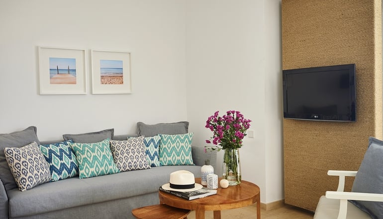 Louis Nausicaa Luxury Villas