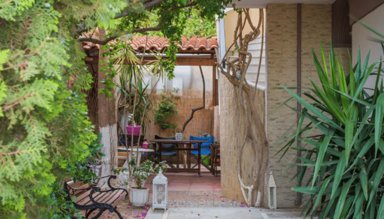 Malvasia Corner Studios