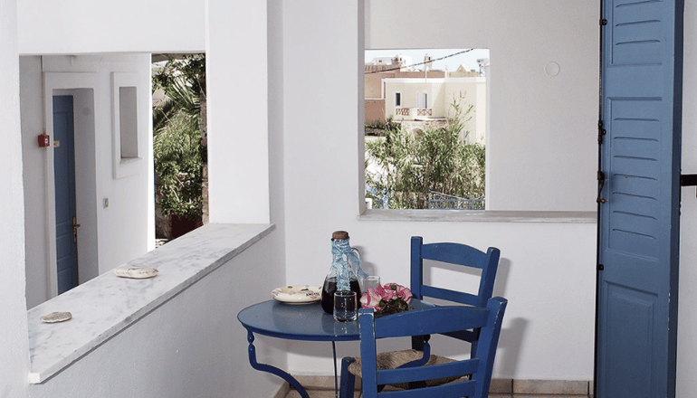 Manos Syros - Μέγας Γιαλός, Σύρος