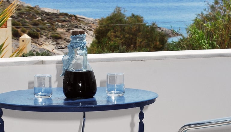 Manos Syros - Μέγας Γιαλός, Σύρος