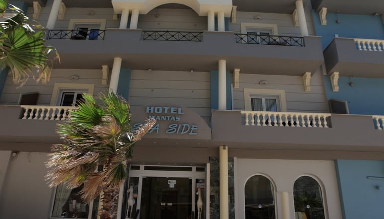 Mantas Sea Side Hotel