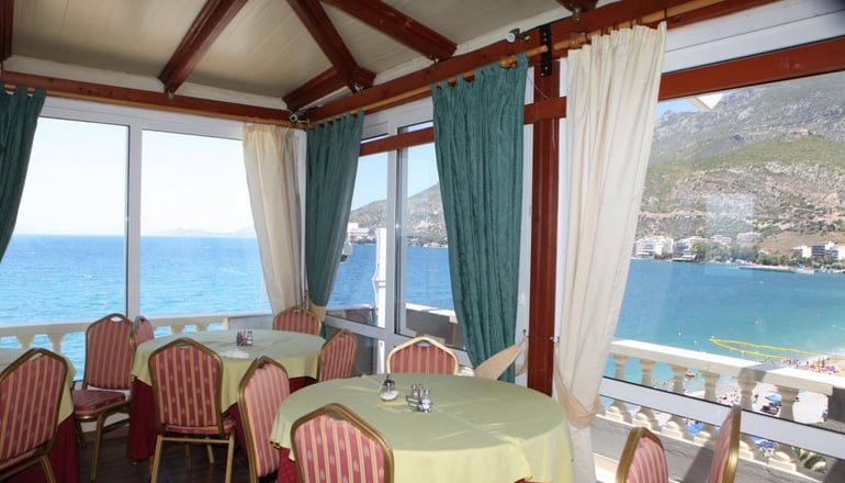 Mantas Sea Side Hotel