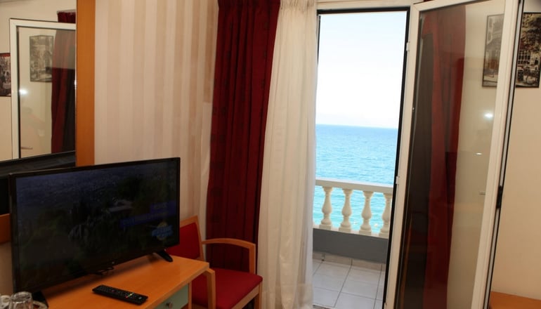 Mantas Sea Side Hotel