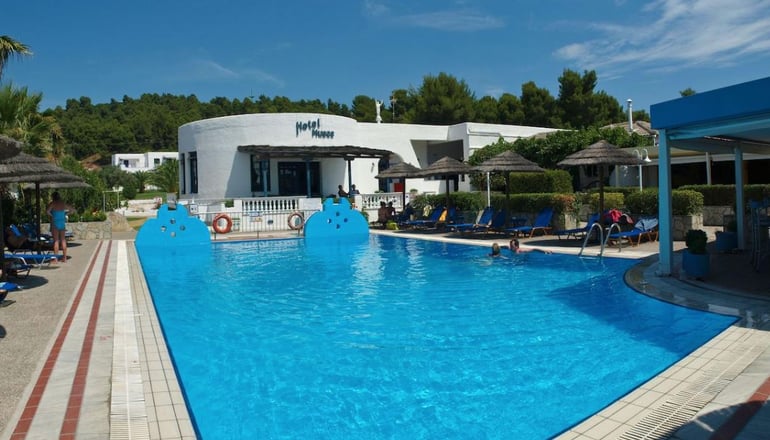 Muses Hotel - Κουκουναριές, Σκιάθος