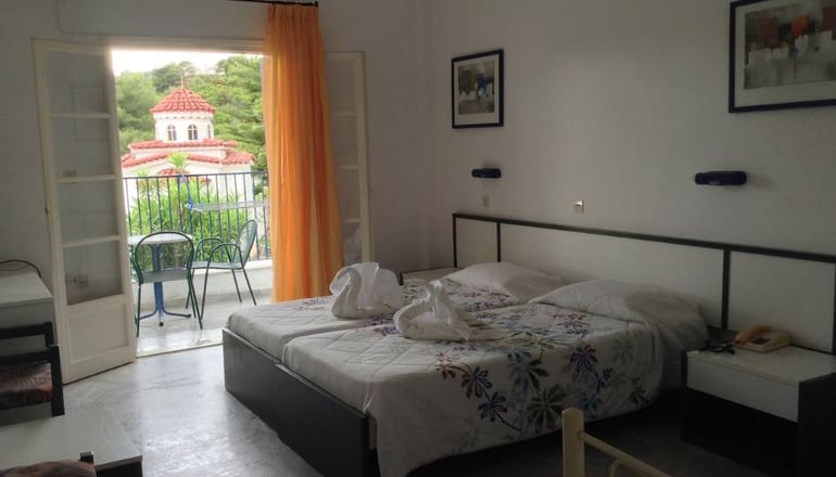 Muses Hotel - Κουκουναριές, Σκιάθος