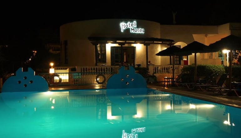 Muses Hotel - Κουκουναριές, Σκιάθος