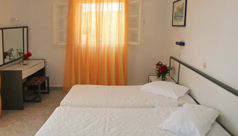 Muses Hotel - Κουκουναριές, Σκιάθος