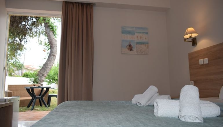 Marzi beach and Bungalows