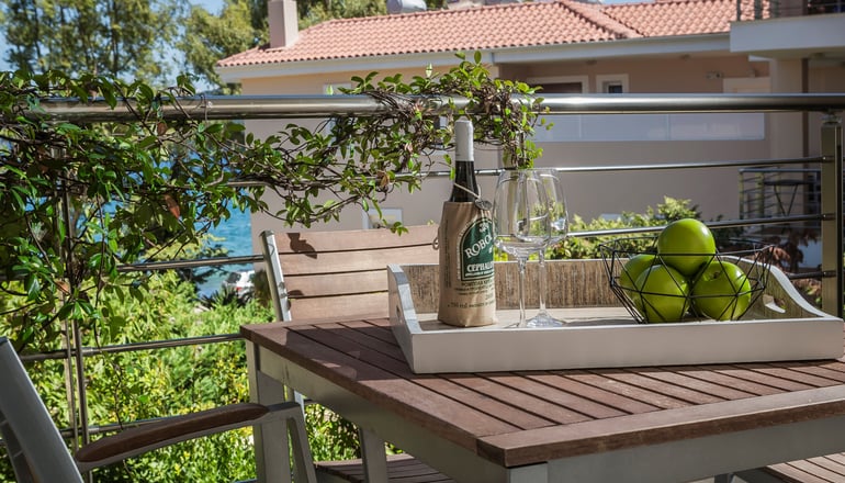 Meliti Waterfront Suites